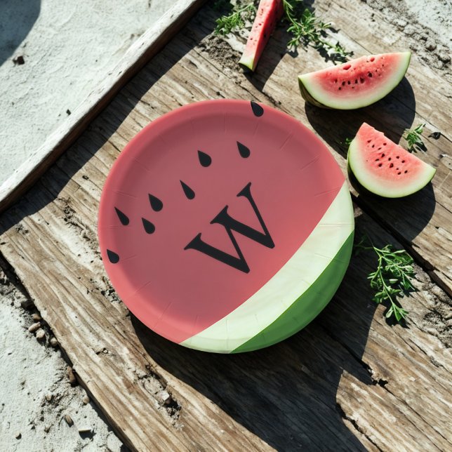 Assiettes En Carton Plaques en papier monogramme de pastèque moderne (A fun watermelon inspired paper plate with space for your initial. Great for summer parties)