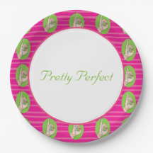 Plats de Livre vert assez rose et