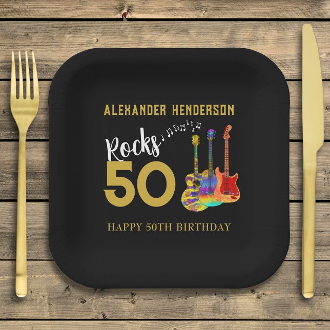 Assiettes En Carton Rock and Roll 50e fête d'anniversaire (Rock and roll 50th birthday party paper plates personalized for him cool funky guitars gold & black)