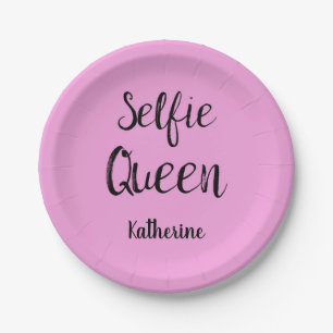 Assiettes En Carton Rose personnalisé par nom de la Reine de Selfie