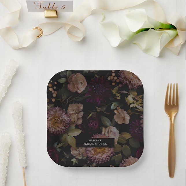 Assiettes En Carton Salle de mariage fleurie sombre et dramatique  (Créateur téléchargé)