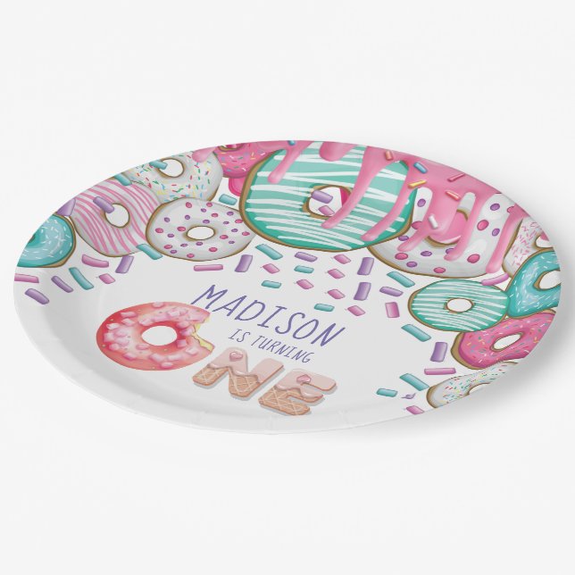 Assiettes En Carton Saupoudrer de beignes personnalisées Premier anniv (Angle)