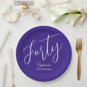 Assiettes En Carton Simply Modern Script Purple 40th Birthday Party