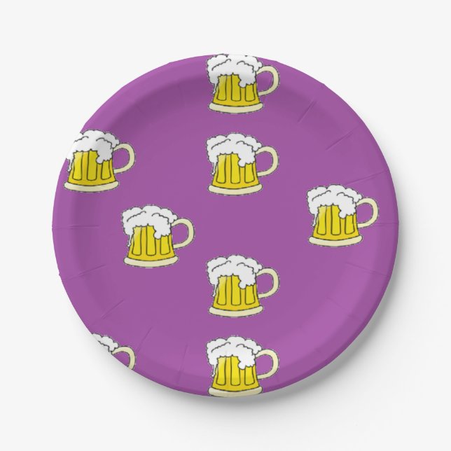 Assiettes En Carton Tasse à bière mousseuse sur violet (Devant)