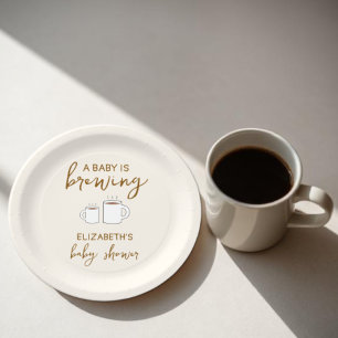 Assiettes En Carton Un bébé brasse du Baby shower