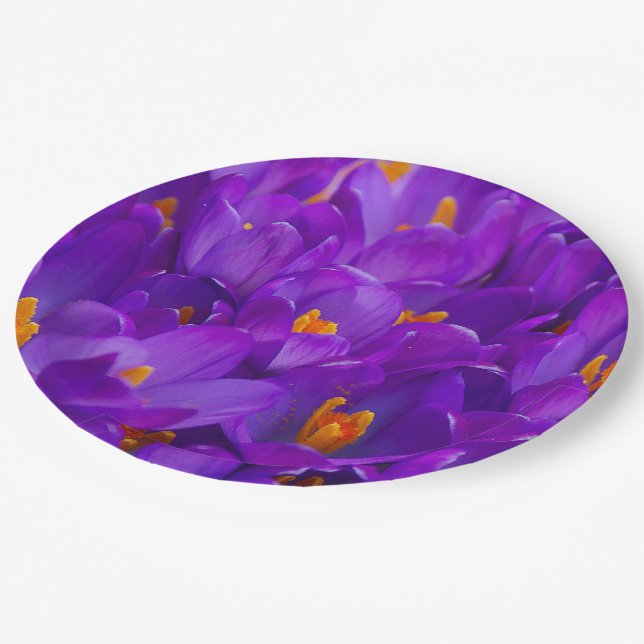 Assiettes En Carton Un champ de crocus violets (Angle)