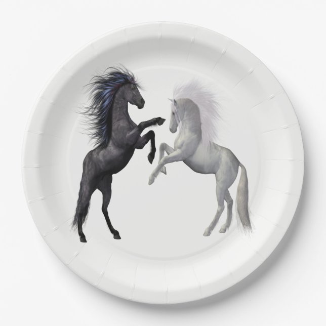 Assiettes En Carton Un cheval noir et blanc qui se bat (Devant)