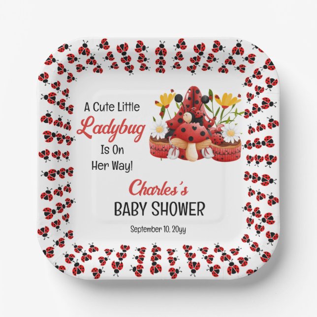 Assiettes En Carton Une Mignonne Petite Ladybug Est En Chemin De Baby  (Recto)
