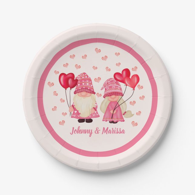 Assiettes En Carton Valentine rose Gnome Coeurs rouges Couple Noms (Devant)