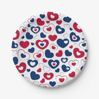 Assiettes en papier cœurs rouges et bleus