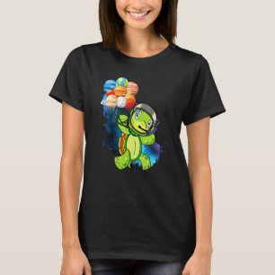 Astronaut Turtle Funny Spaceturtle Holding Planet T-Shirt
