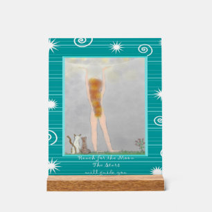 Atteindre pour la lune les étoiles vous guideront