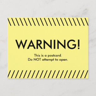 Attention! Carte postale jaune amusante à propos d