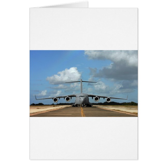 Atterrissage d'un avion cargo militaire (Devant)