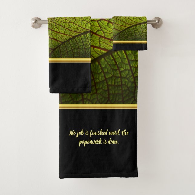 Aucun travail n'est terminé tant que la paperasse  (En situation)