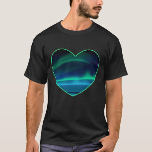 Aurora Borealis Heart – Northern Lights in Romanti T-Shirt