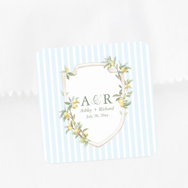 Autocollant carré de mariage côtier au citron médi (elegant Mediterranean lemon crest coastal pale blue stripe couples monogram wedding favors sticker)