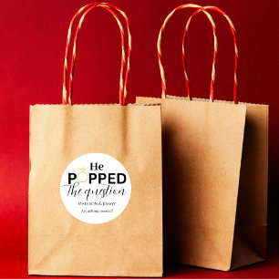 Autocollant pour fête de fiançailles, il a posé la