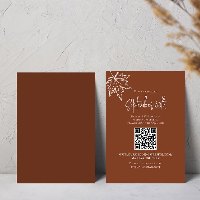 Automne Feuilles Mariage RSVP QR Code (Burgundy fall leaves RSVP enclosure card template.)