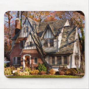 Autumn - Gnome home Mouse Pad
