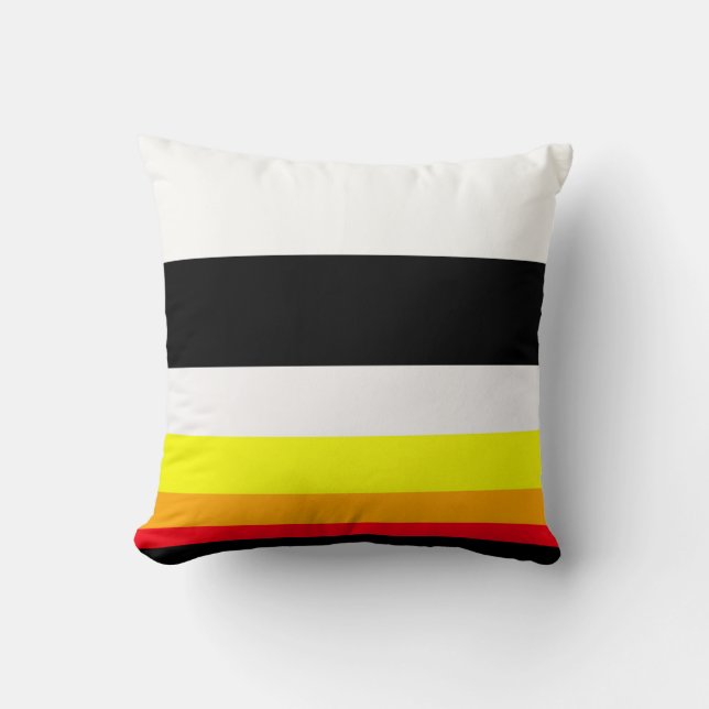Autumn lines throw pillow (Front)