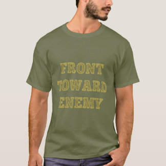 Avant vers le T-shirt classique ennemi