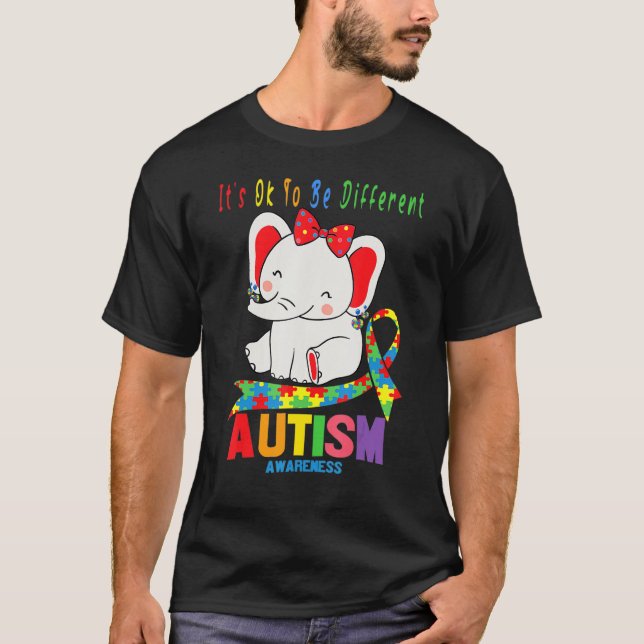 Awareness Elephant Mom Wearing Earrings Autism Hea T-Shirt (Front)
