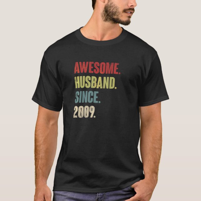 Awesome Husband Since 2009 13 Wedding Aniversary   T-Shirt (Front)