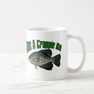 Ayez une tasse de jour de crapet
