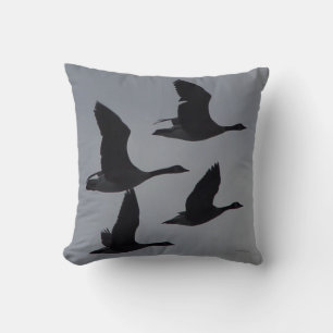 B46 Canadian Geese in Flight Throw Pillow