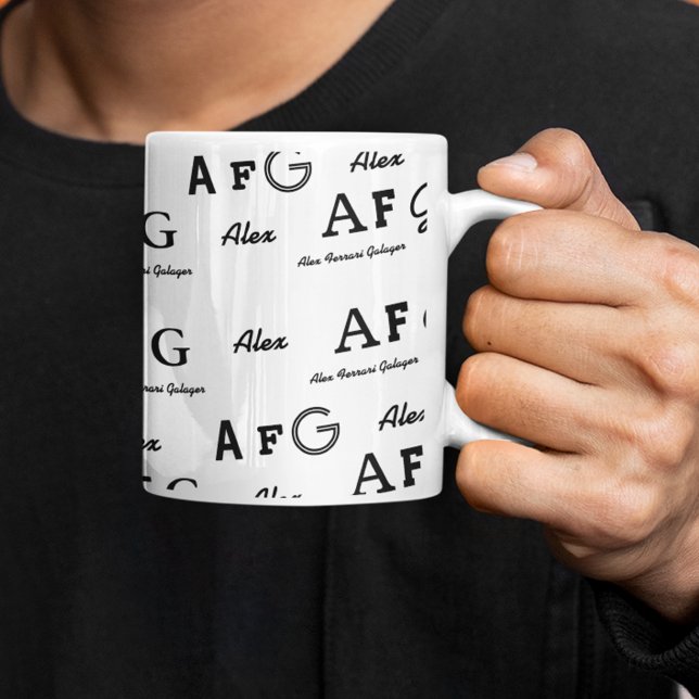 B&W Mug Plein De Lettres Nom Personnalisé (Créateur téléchargé)