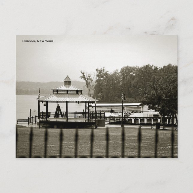 B&W Postcard of Waterfront Park, Hudson, New York (Front)