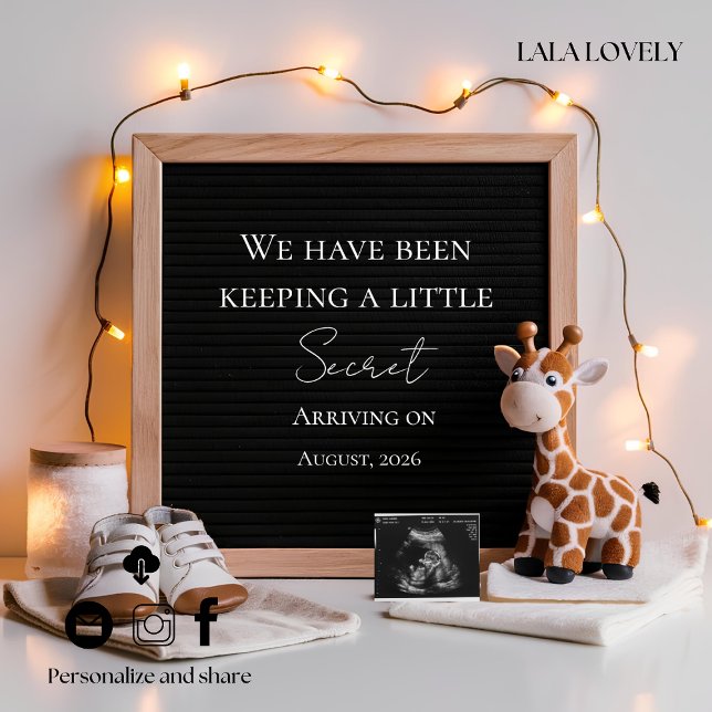  Baby Giraffe Neutral  pregnancy announcement card (Creator Uploaded)