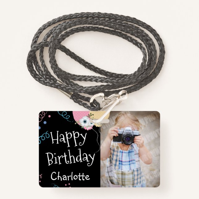 Badge Ballons d'anniversaire heureux Nom et photo noir (Devant avec lanière)