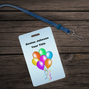 Badge Balloons Multicolores et Serpentin sur Fond Bleu