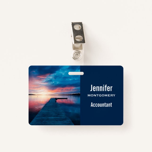 Badge Beau coucher de soleil sur un lac de Calme (Devant avec clip)