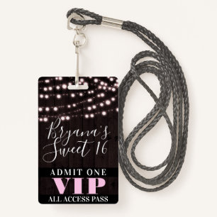 Badge Chaîne rose Lights Sweet 16 Party VIP Pass