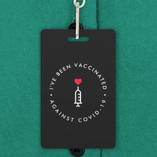 Badge Covid 19 Vacciné Cœur Rouge Noir Moderne