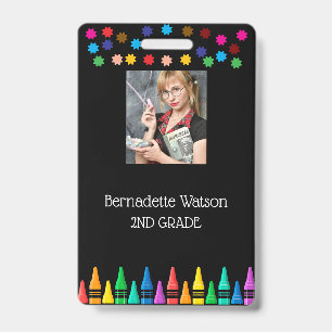 Badge Crayons noirs et étoiles Professeur d'école coloré