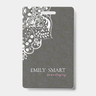 Badge Damas gris floraux dentelle blanche