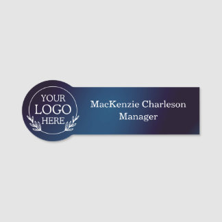 Badge de bureau ou uniforme élégant et tendance