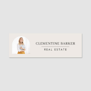 Badge de nom de l'agent immobilier moderne avec ar