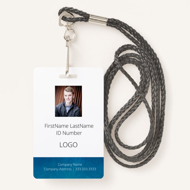 Badge d'ID employé bleu avec code barre (Devant avec lanière)