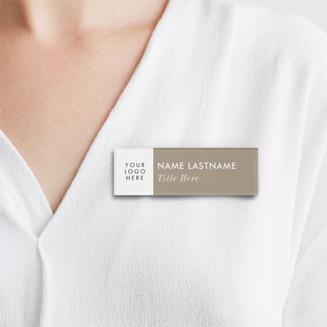 Badge D'identification Logo Personnalisé Neutre Beige Tan Elégant Blanc T (Créateur téléchargé)