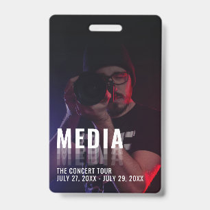 Badge d'identification média avec fond de photo