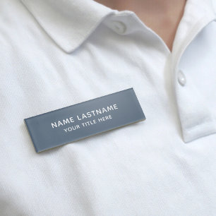 Badge D'identification Titre Minimaliste Moderne Bleu Poussiéreux Simple