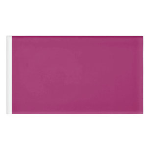 Badge D'identification un arrière - plan rose avec une bordure blanche