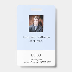 Badge d'identité d'employé bleu clair avec code-ba