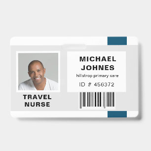 Badge étiquette nominative avec code-barres pour employé