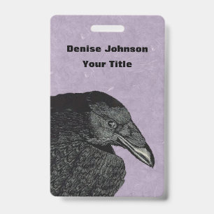 Badge Illustration Tête Aile de Corbeau Noir sur Fond Vi